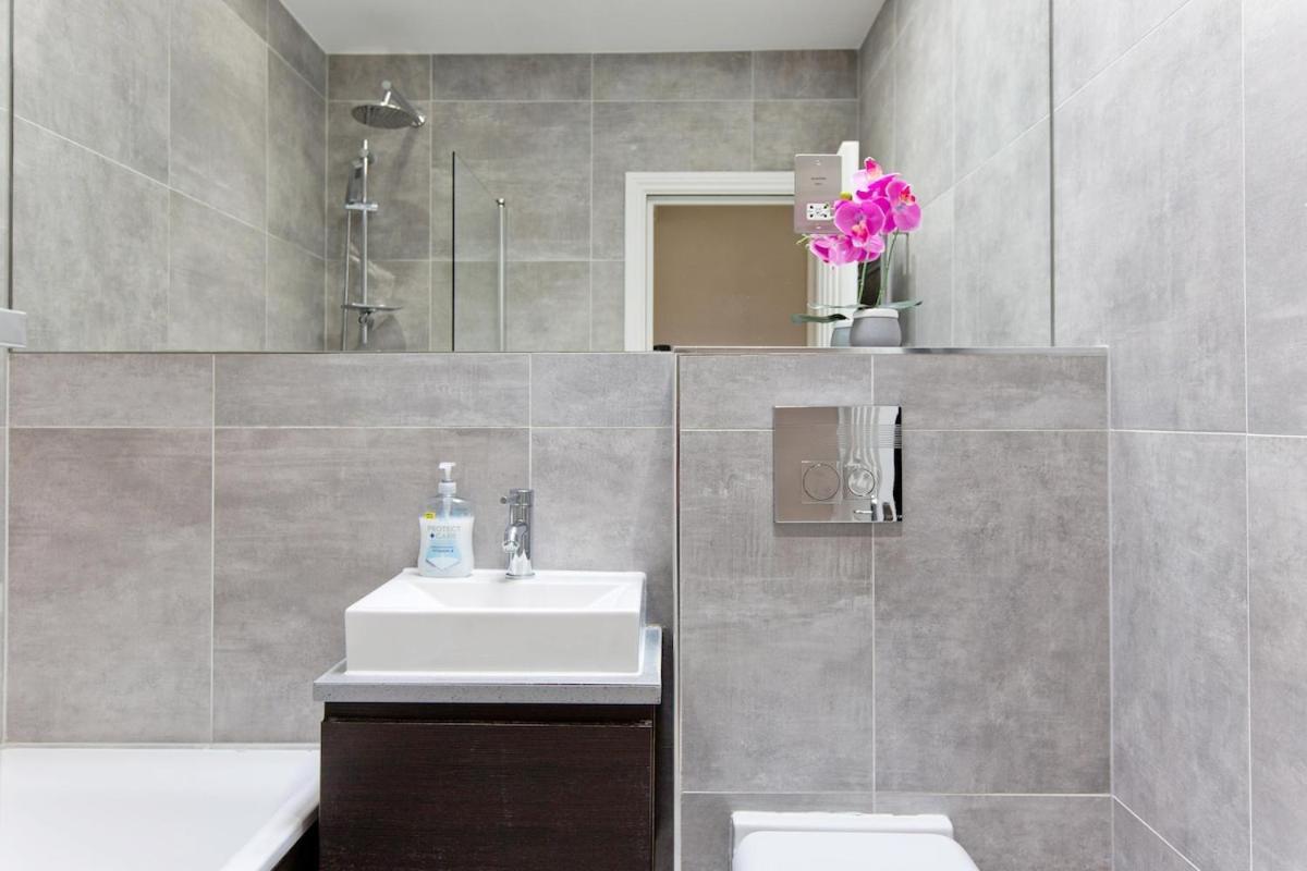 Large Modern 2 Bd Kensington No 8 Appartamento