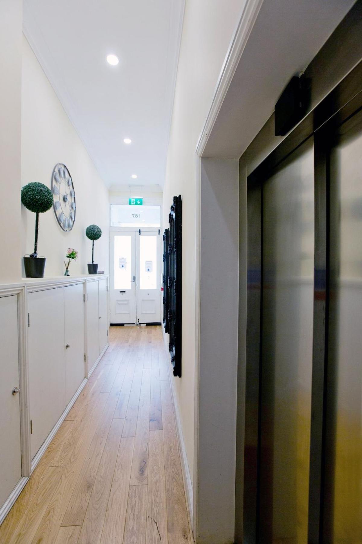 Large Modern 2 Bd Kensington No 8 Appartamento